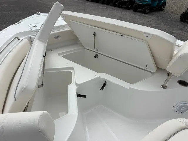 Slide: The Image of Sea Hunt Ultra 234 2023 - 17