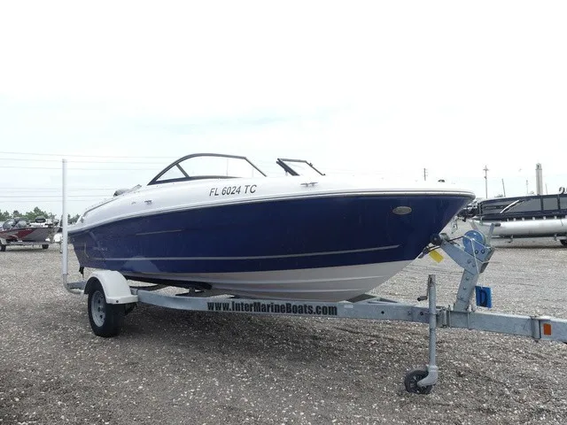 Slide: The Image of Bayliner VR4 Bowrider OB 2022 - 4