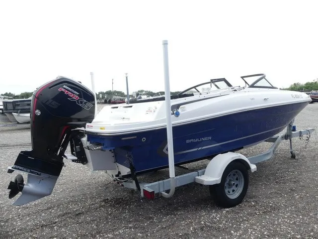 Slide: The Image of Bayliner VR4 Bowrider OB 2022 - 5