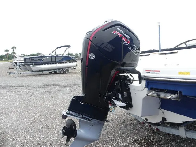 Slide: The Image of Bayliner VR4 Bowrider OB 2022 - 8