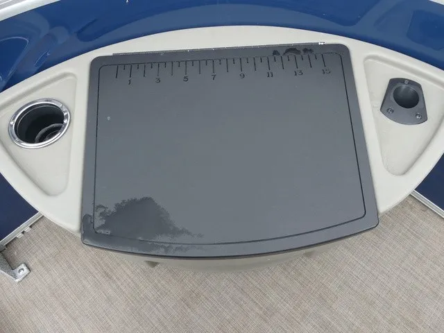 Slide: The Image of Sun Tracker Fishin' Barge 22 XP3 2024 - 19