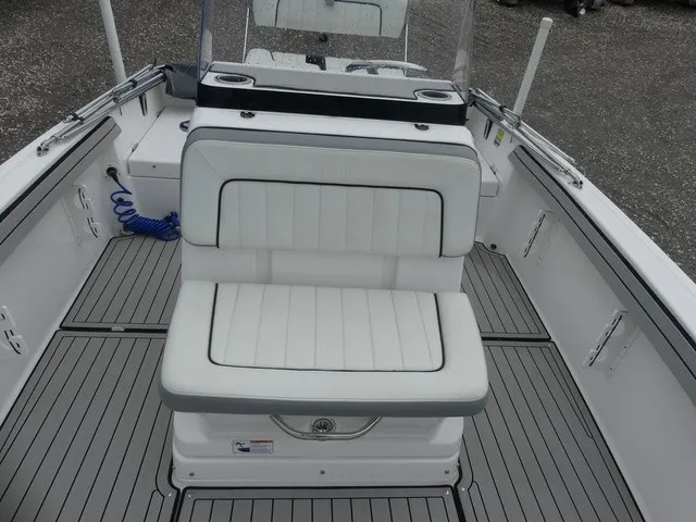 Slide: The Image of Yamaha 195 FSH Deluxe 2020 - 16