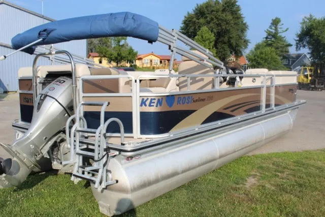 Slide: The Image of Harris Sunliner 220 2010 - 4