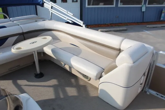 Slide: The Image of Harris Sunliner 220 2010 - 14
