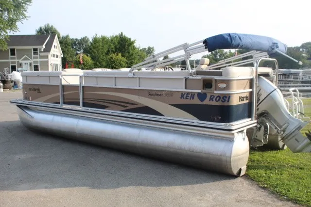 Slide: The Image of Harris Sunliner 220 2010 - 3