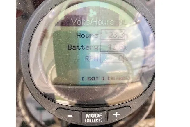 Slide: The Image of Digital display showing hours, battery voltage, and RPM on a Savannah 220 IS, 2025 model. - 5
