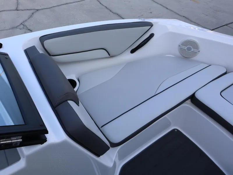 Slide: The Image of Yamaha SX190 2024 - 16
