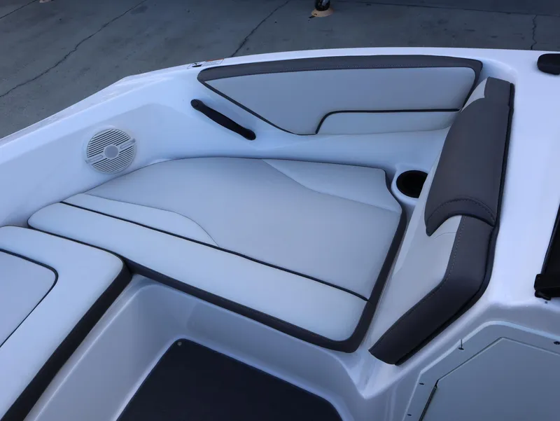 Slide: The Image of Yamaha SX190 2024 - 17