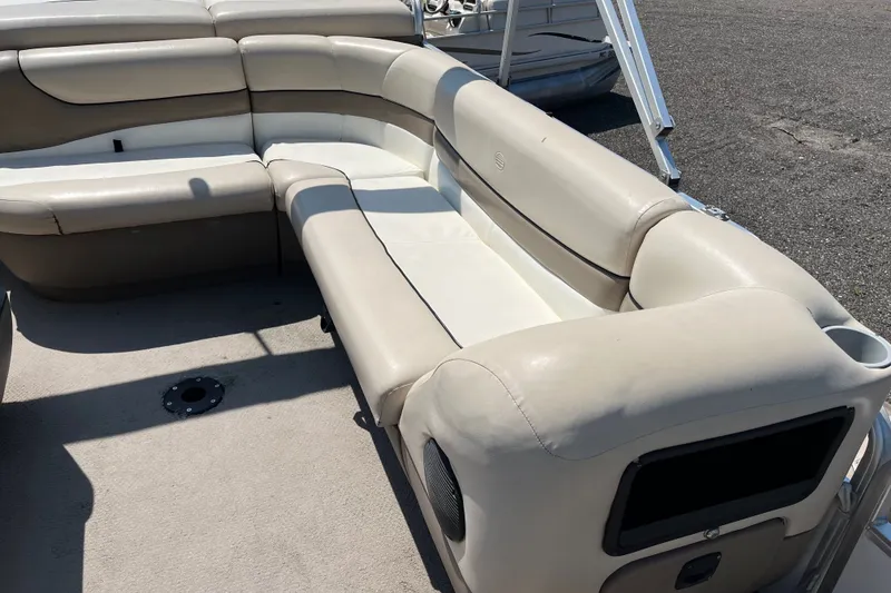 Slide: The Image of 2000 Sun Tracker Party Barge 22 I/O Regency Edition with beige seating. - 7