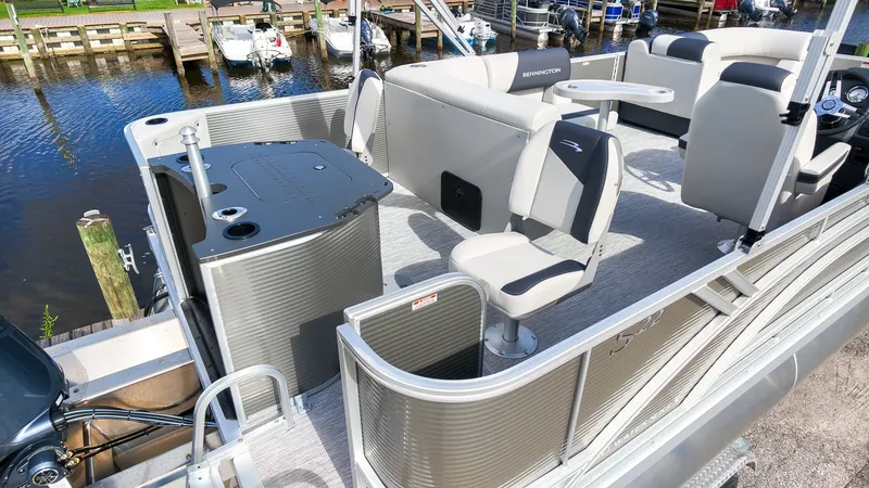 Slide: The Image of Bennington 22 S1 FISH AND CRUISE 2027 - 5