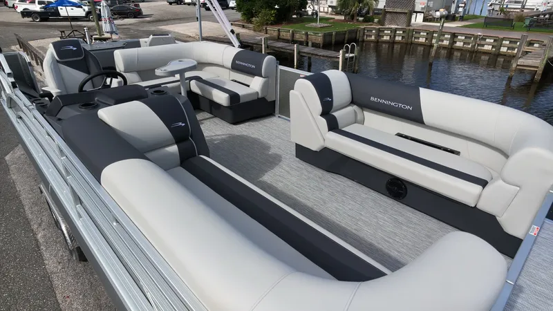 Slide: The Image of Bennington 22 S1 FISH AND CRUISE 2027 - 10