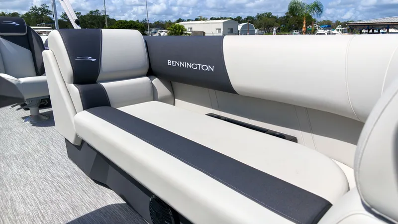 Slide: The Image of Bennington 20 S1 STERN RADIUS 2027 - 17