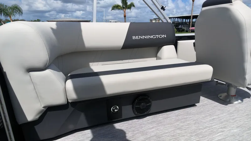 Slide: The Image of Bennington 20 S1 STERN RADIUS 2027 - 14