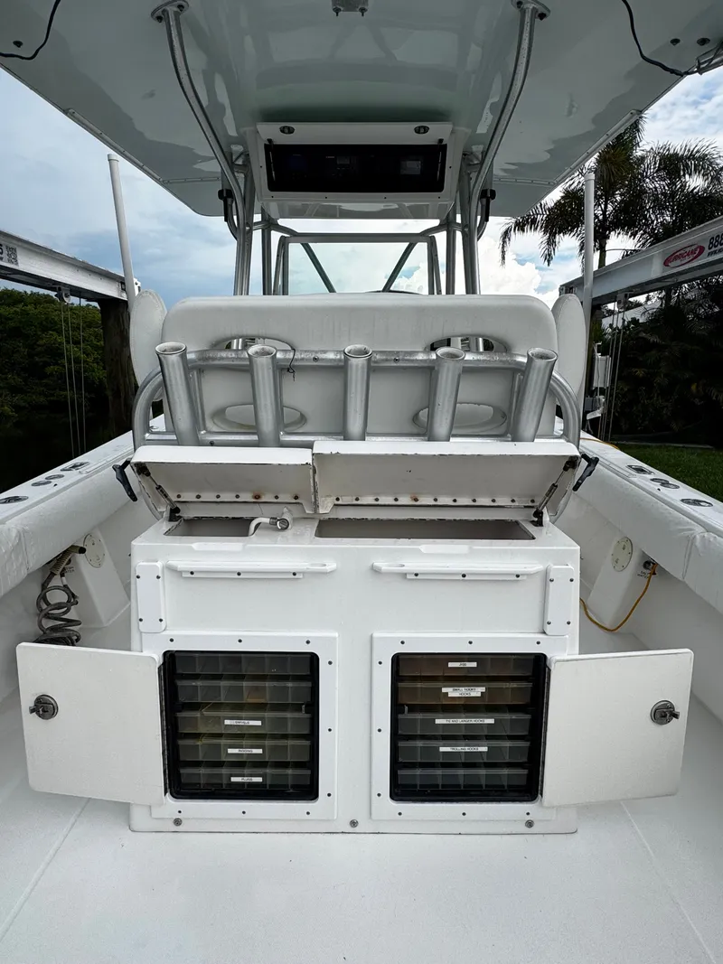 Slide: The Image of Regulator Marine 32 Forward Seating 2005 - 14