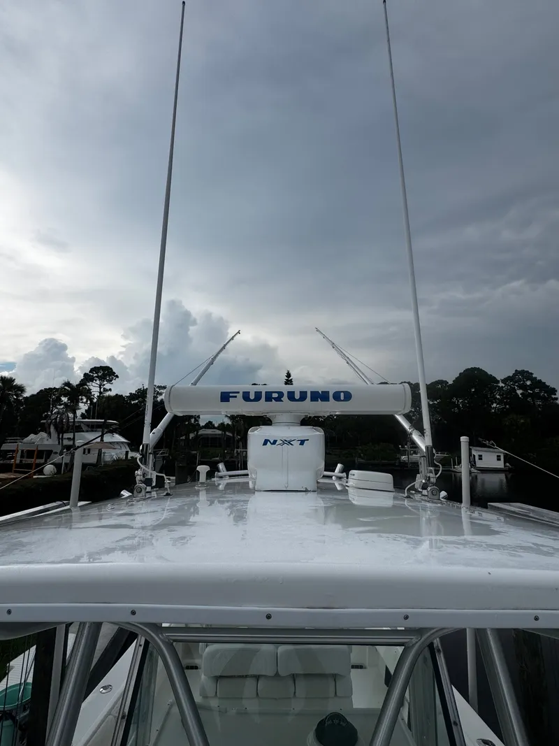 Slide: The Image of Regulator Marine 32 Forward Seating 2005 - 19