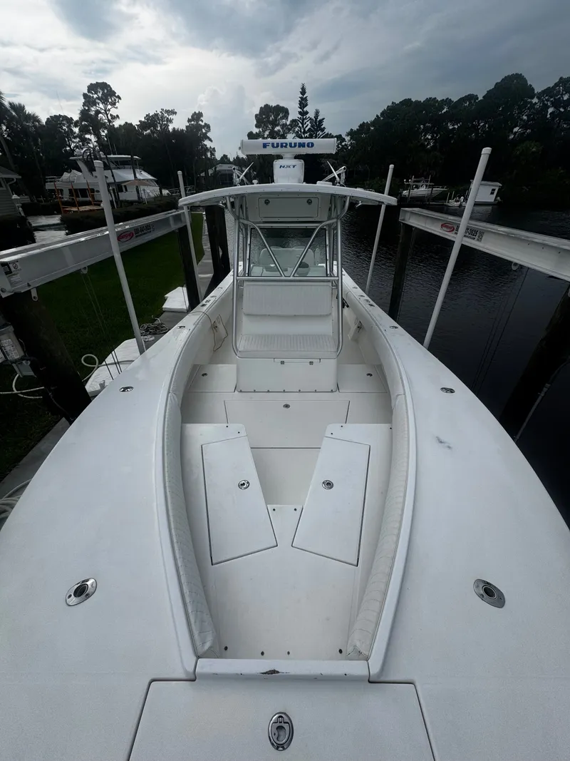 Slide: The Image of Regulator Marine 32 Forward Seating 2005 - 11