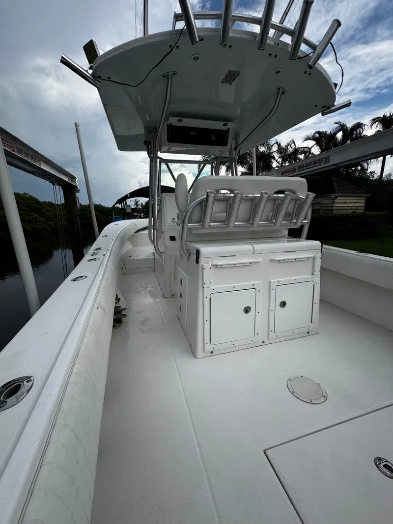 Slide: The Image of Regulator Marine 32 Forward Seating 2005 - 15