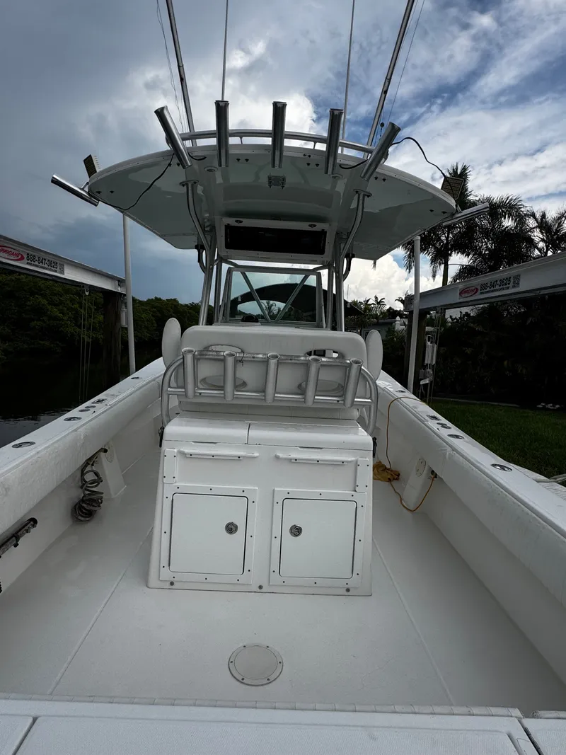 Slide: The Image of Regulator Marine 32 Forward Seating 2005 - 13