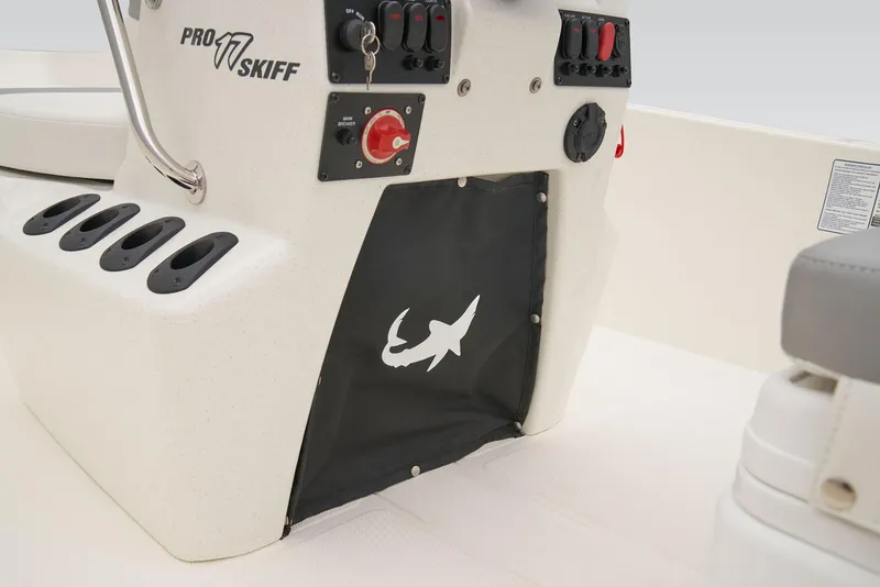 Slide: The Image of Mako Pro Skiff 17 CC 2026 - 26