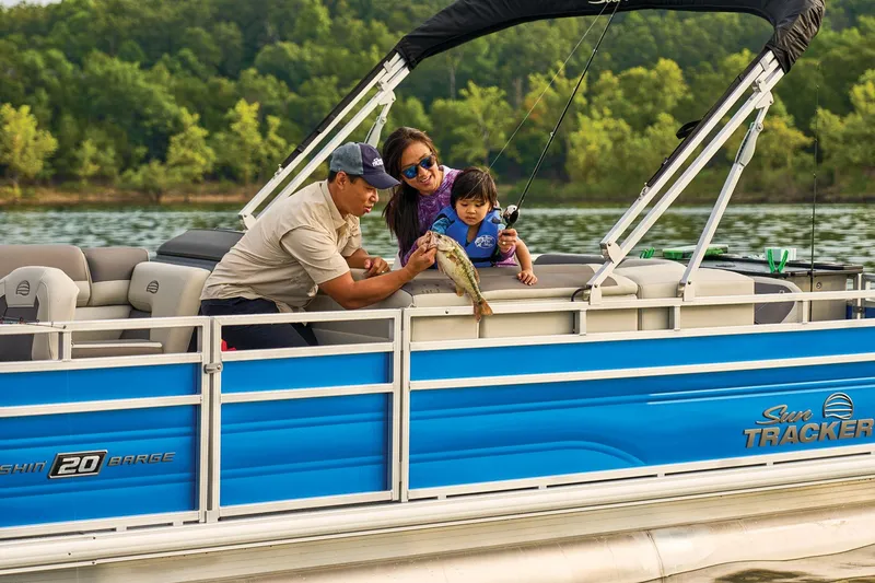 Slide: The Image of Sun Tracker Fishin' Barge 20 DLX 2026 - 11