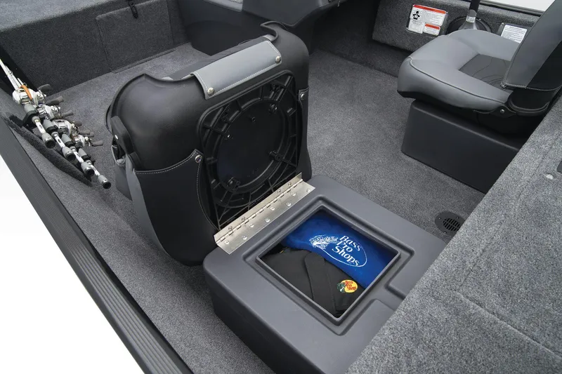 Slide: The Image of Tracker Bass Tracker Classic XL 2026 - 11