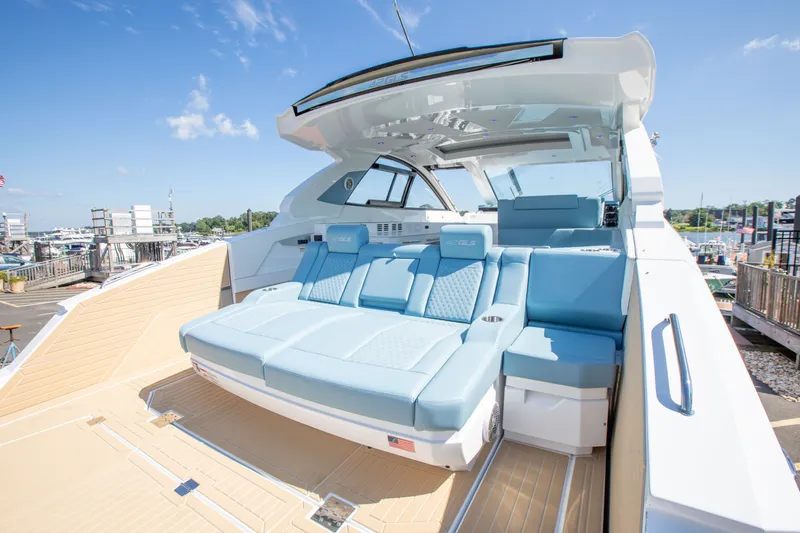 Slide: The Image of Cruisers 42 GLS OB 2027 - 10