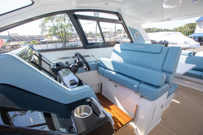 Slide: The Image of Cruisers 42 GLS OB 2027 - 25