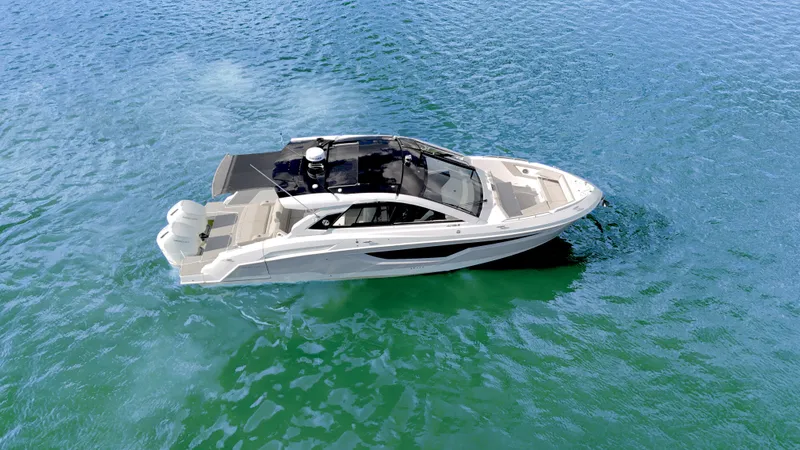 Slide: The Image of Cruisers 42 GLS OB 2027 - 3