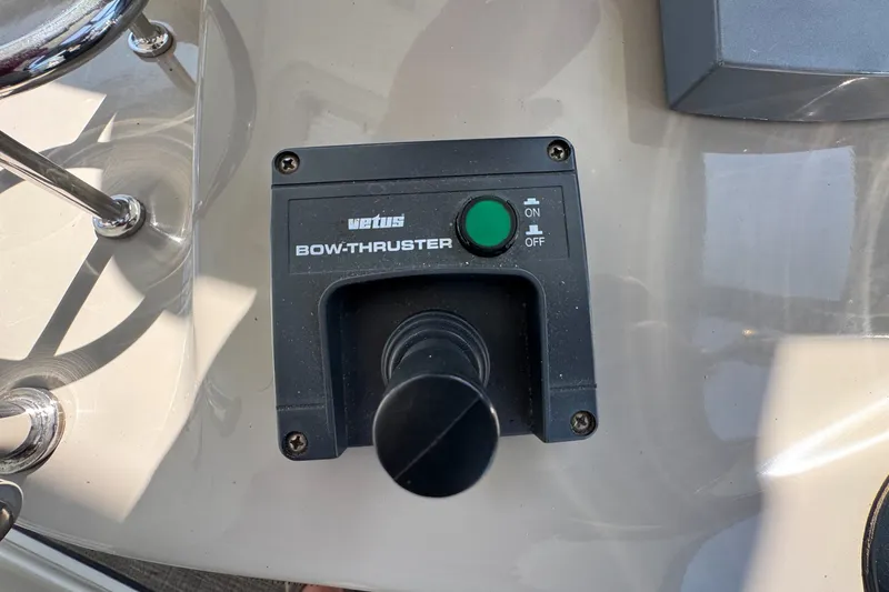 Slide: The Image of Bow thruster control panel on a 2006 Sea Ray 44 Sundancer yacht. - 14