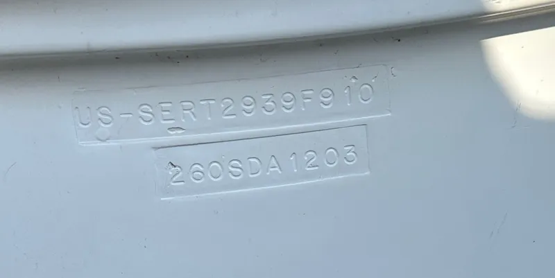 Slide: The Image of Serial number on a Sea Ray Sundancer 260 boat hull, year 2010. - 18