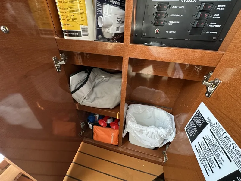 Slide: The Image of Sea Ray Sundancer 260 2010 - 96