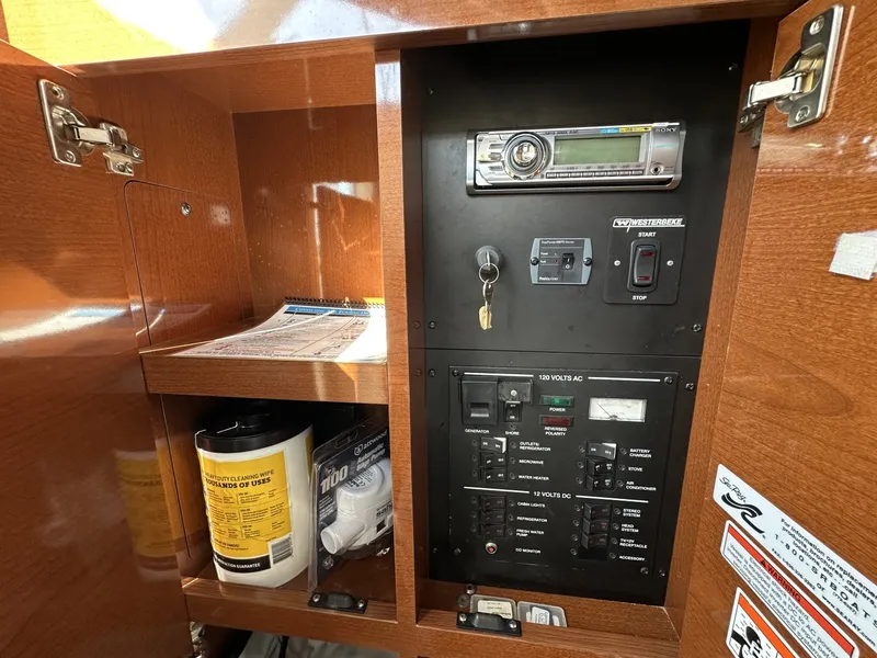 Slide: The Image of Sea Ray Sundancer 260 2010 - 95