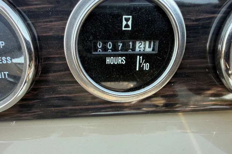 Slide: The Image of Hour meter reading 71.2 on 2023 Sylvan Mirage X X1 dashboard. - 26