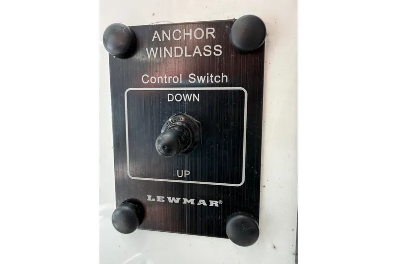 Slide: The Image of Anchor windlass control switch on Parker 2320 Sport Cabin, 2024 model. - 15