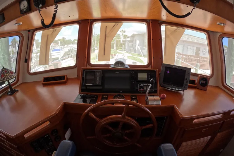 Slide: The Image of Pilothouse of 1999 Kadey-Krogen 48 North Sea yacht with navigation equipment. - 26