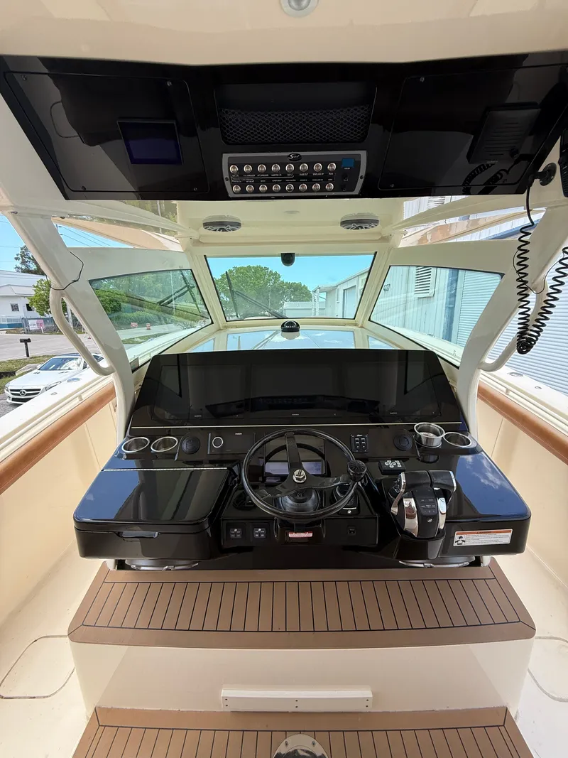 Slide: The Image of Scout 420LXF 2019 - 4
