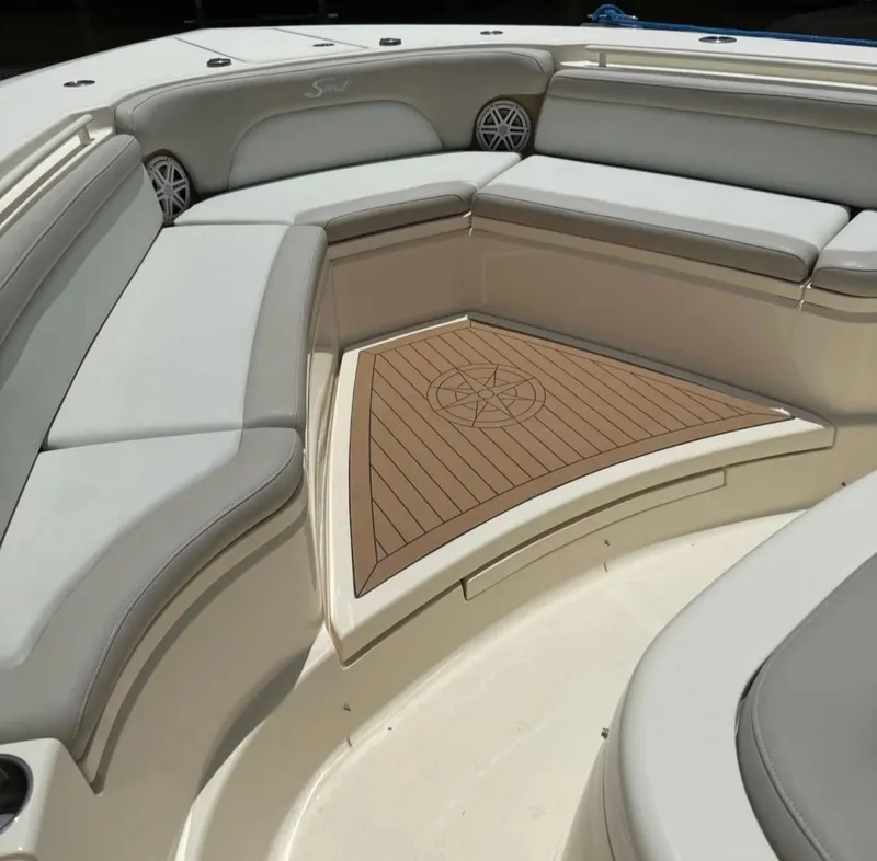 Slide: The Image of Scout 420LXF 2019 - 8