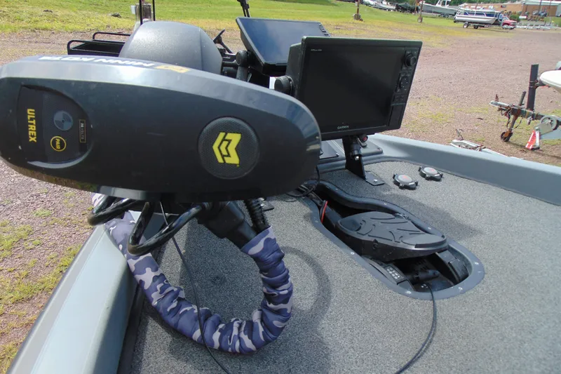 Slide: The Image of Boat dashboard with Garmin display and Ultrex trolling motor, Boomeranger 188, 2010 model. - 8