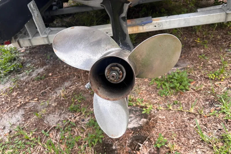 Slide: The Image of Propeller of a 1992 Hydra-Sports 2000 CC boat on a trailer. - 7