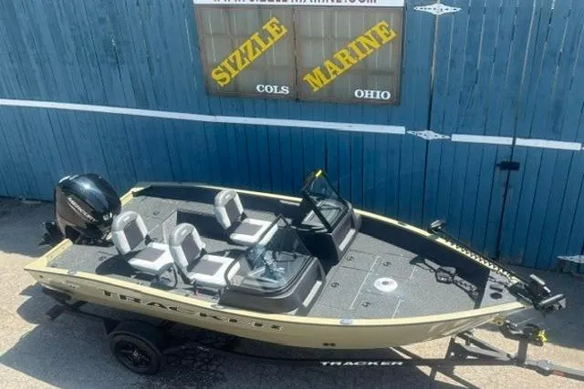 Slide: The Image of 2027 Tracker Pro Guide V-16 WT boat at Sizzle Marine, Ohio. - 4
