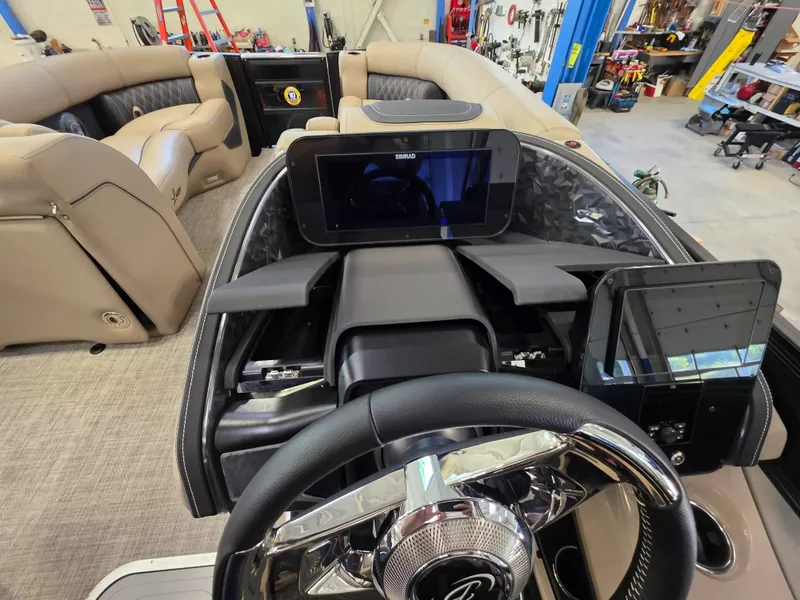 Slide: The Image of Barletta Lusso 25UE 2027 - 20