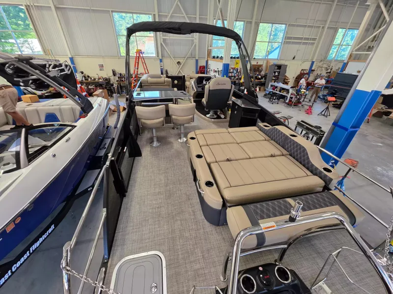 Slide: The Image of Barletta Lusso 25UE 2027 - 7