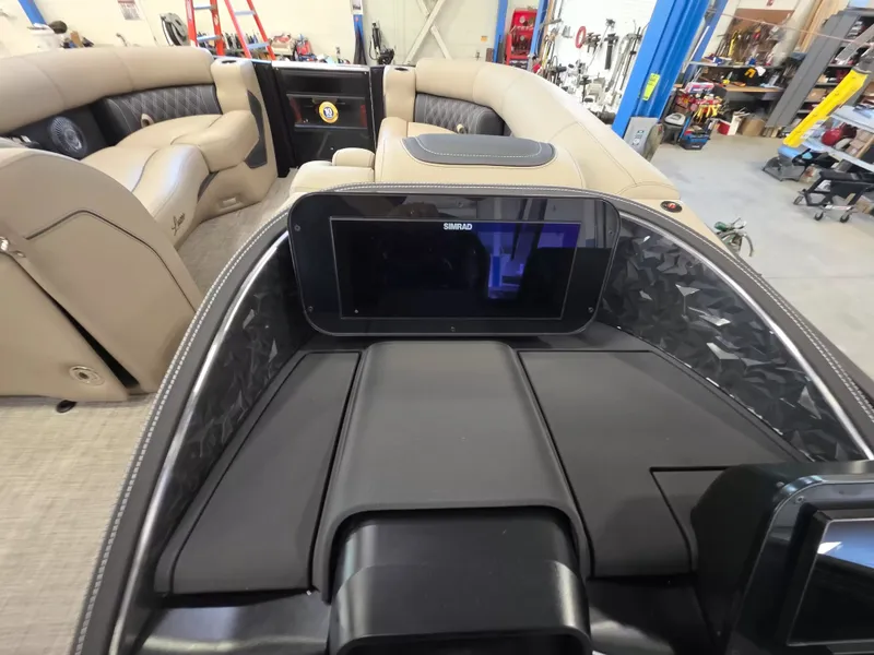 Slide: The Image of Barletta Lusso 25UE 2027 - 19