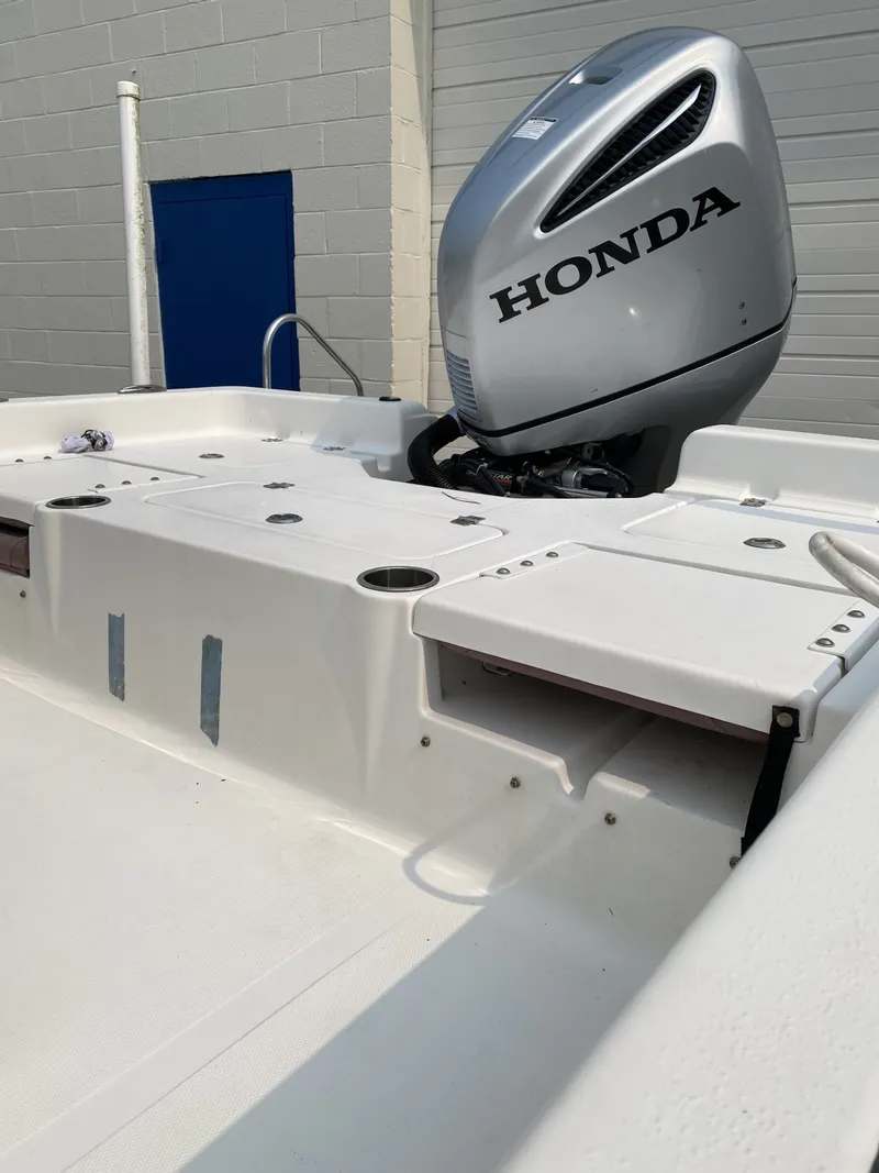 Slide: The Image of Tidewater 22 Bay 2018 - 13