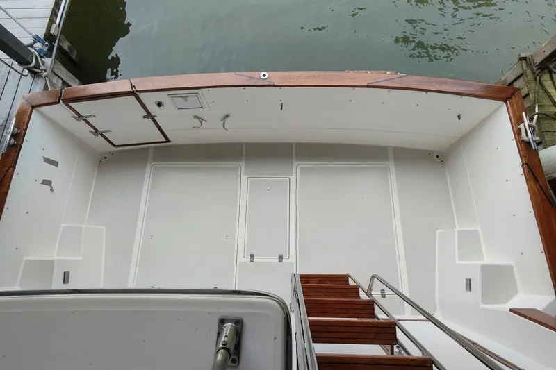 Slide: The Image of Bayliner 3818 Motoryacht 1988 - 20