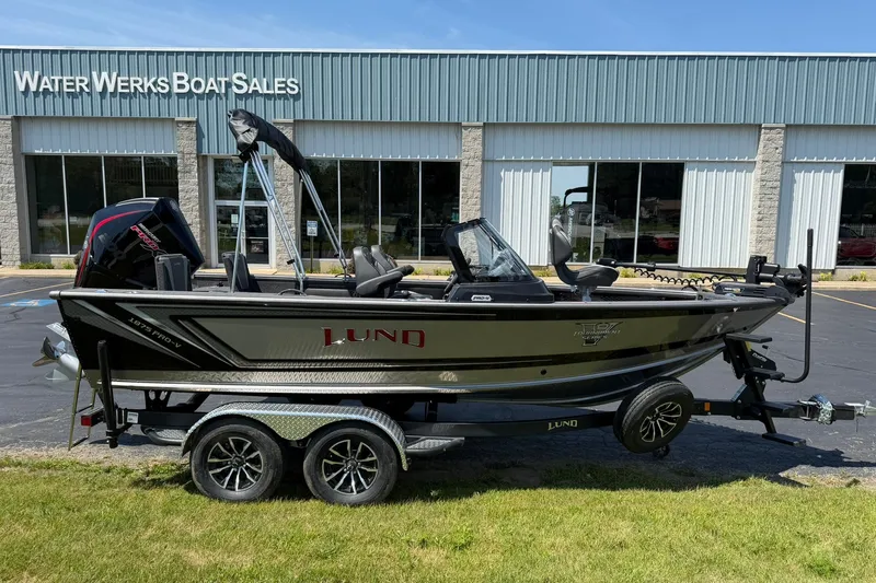 The Image of 2027 Lund 1875 Pro-V boat on trailer at Water Werks Boat Sales dealership. - 0