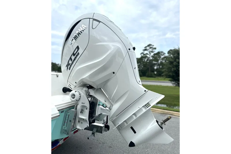 Slide: The Image of 2027 Pathfinder 2700 Tournament boat with Yamaha XTO Offshore outboard motor. - 26