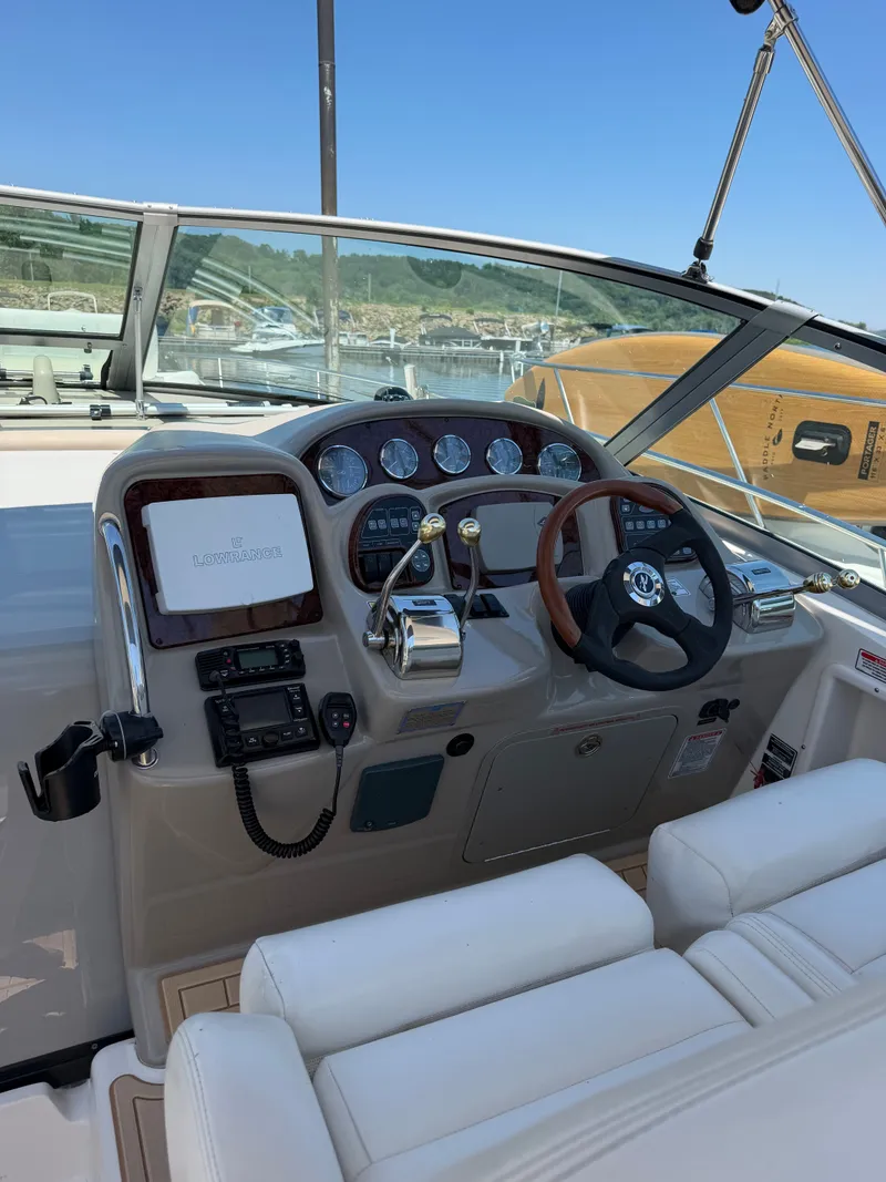Slide: The Image of Sea Ray Sundancer 320 2006 - 8