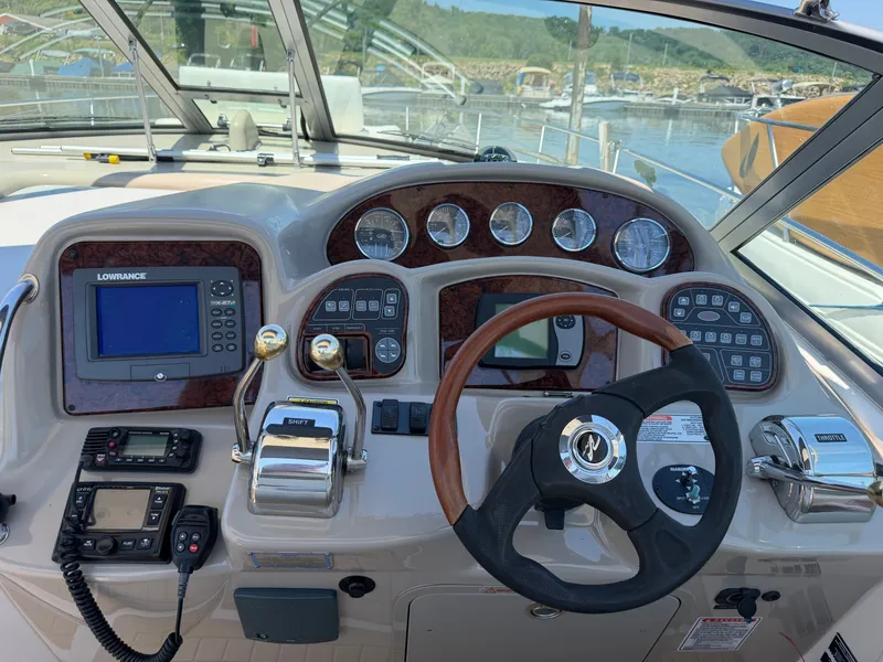 Slide: The Image of Sea Ray Sundancer 320 2006 - 14