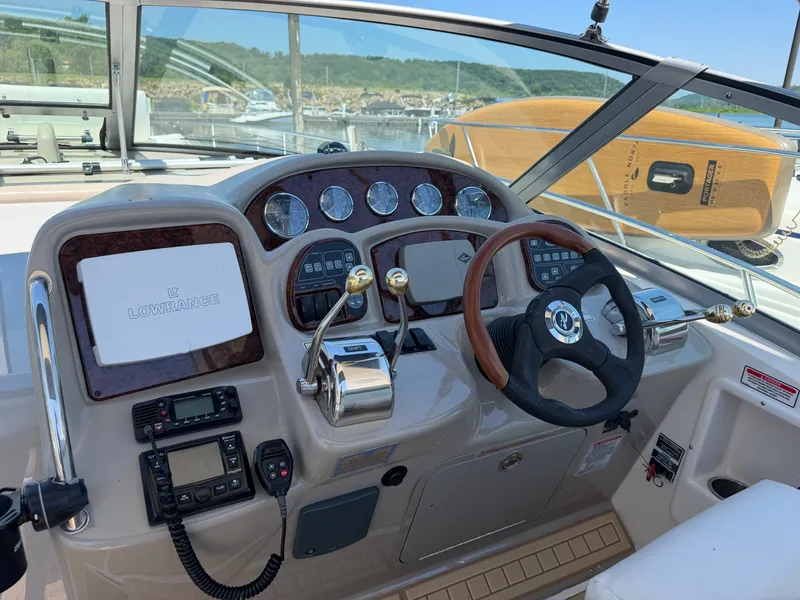 Slide: The Image of Sea Ray Sundancer 320 2006 - 13
